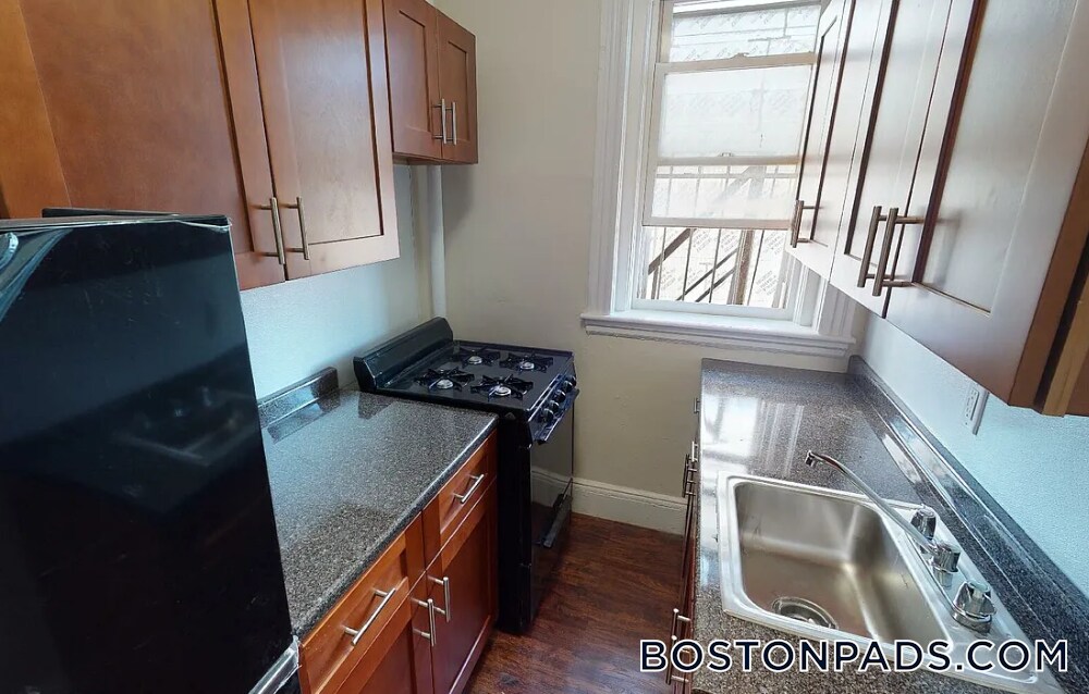Building Photo - 1191 Boylston St