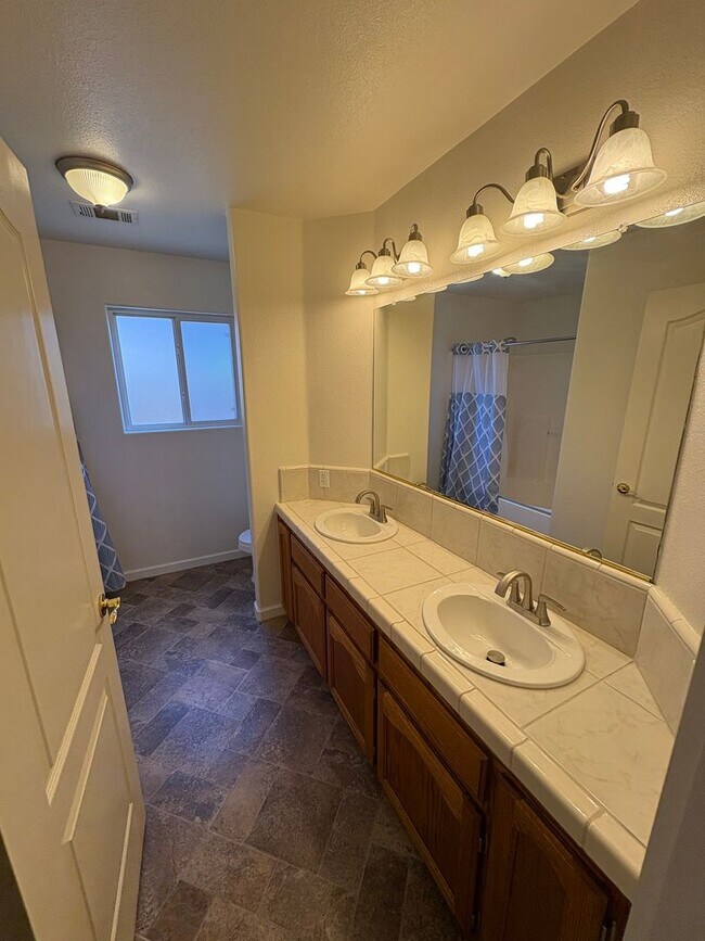 Building Photo - Beautiful home with pool Available Now!