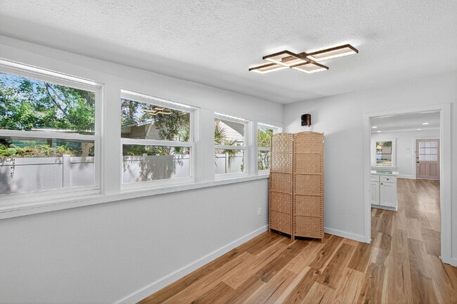 Building Photo - Fully Renovated 3 bedroom St. Pete Home | ...