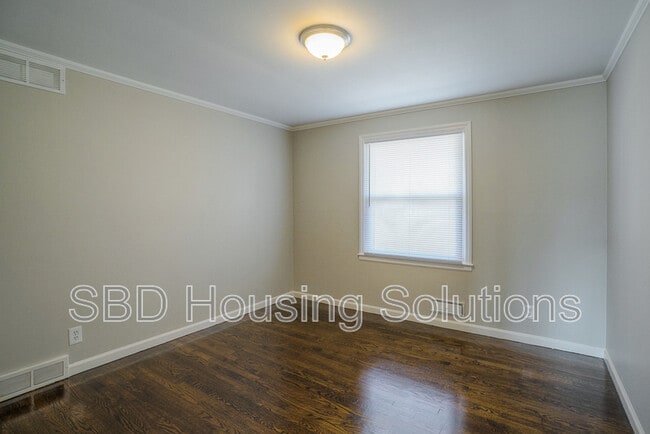Building Photo - 8008 E 99 Terrace