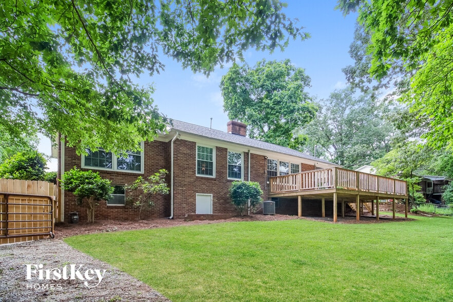 Building Photo - 401 Idlewild Dr