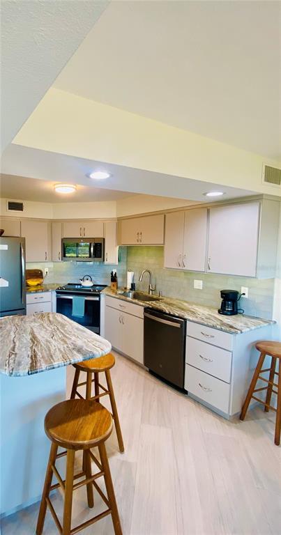 Building Photo - 1515 Pinellas Bayway S
