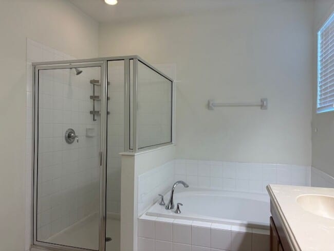 Building Photo - Water View 4/3 in Wyndham Lakes Estates near Lake Nona Medical City and O.I.A.