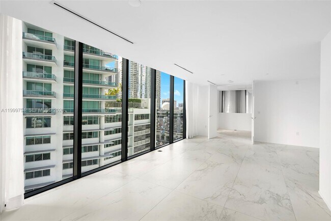 Building Photo - 1000 Biscayne Blvd