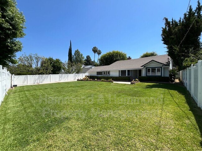 Building Photo - 5710 Jumilla Ave