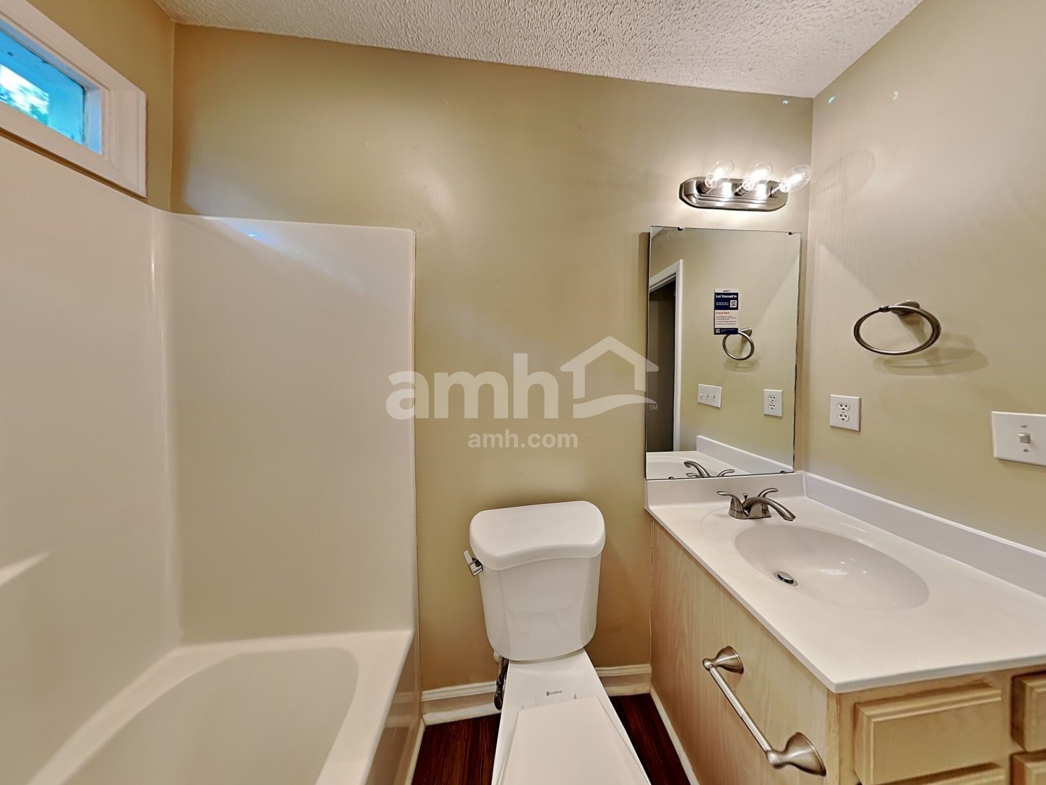 Building Photo - 3100 Twatchman Dr