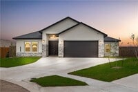 Building Photo - 4 Bedroom | 3 Bathroom | Centrally Located