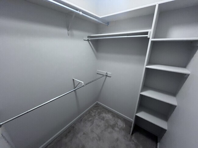 Building Photo - 54 W Plaza Blvd