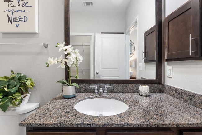 Building Photo - 5511 Pecan Spgs Rd