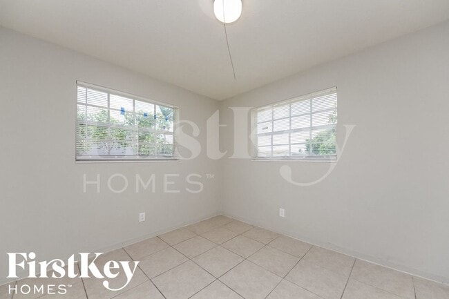 Building Photo - 2220 NW 44th Ave