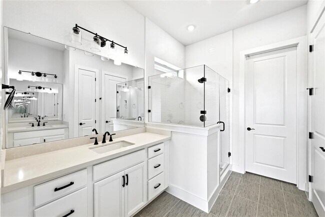 Building Photo - 8709 Lullwater Trl