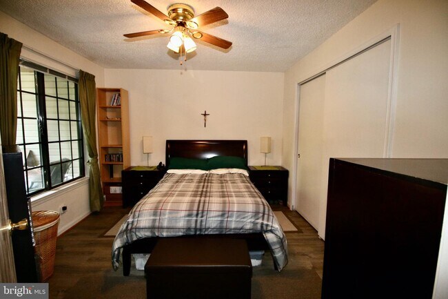 Building Photo - 6033 Curtier Dr