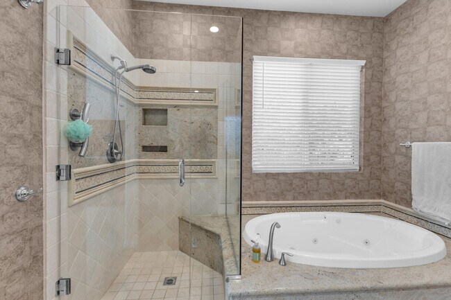 Building Photo - 81715 Charismatic Way