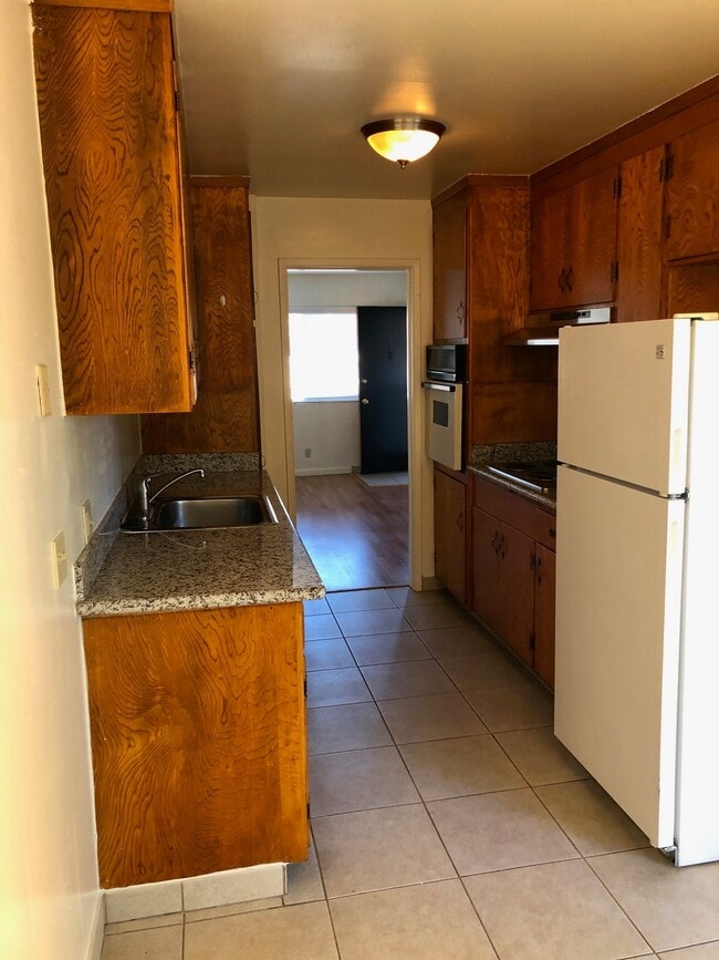 Building Photo - 230 East San Salvador Street, Unit 8