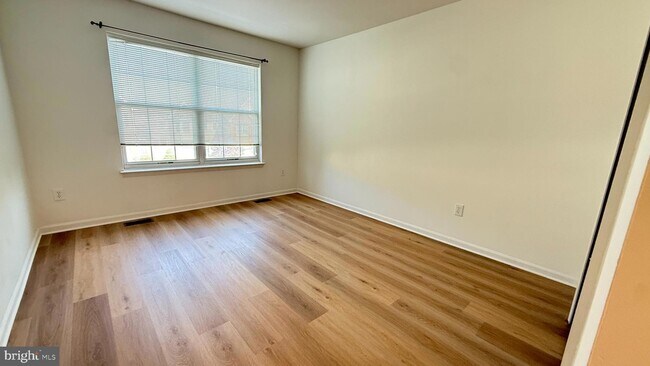 Building Photo - 207 Lookout Pl