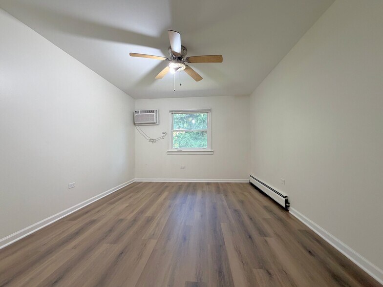 Building Photo - 889 Trace Dr
