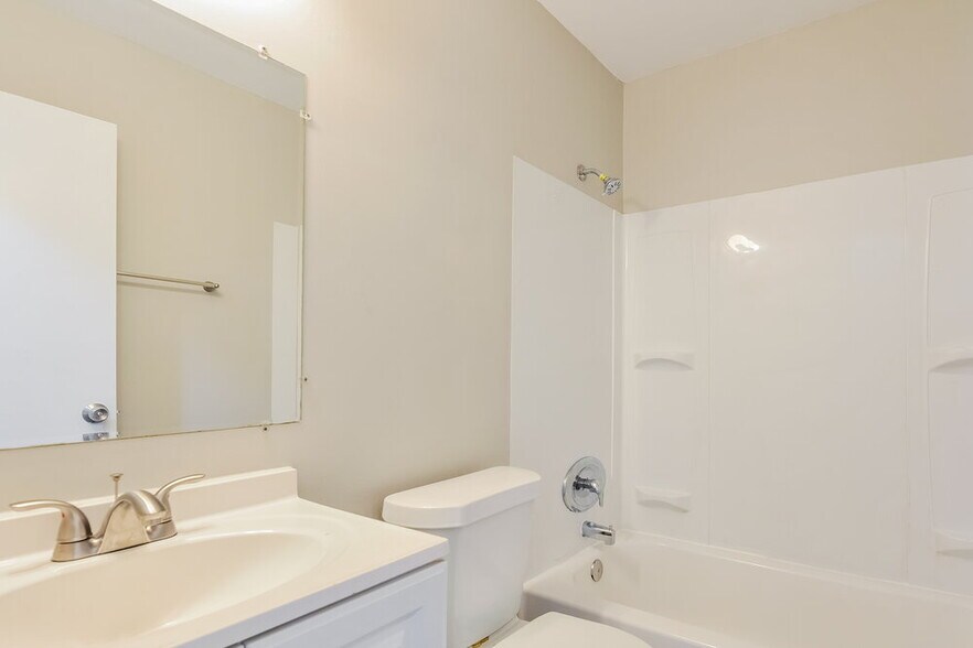 Building Photo - 1570 Tahoe Dr