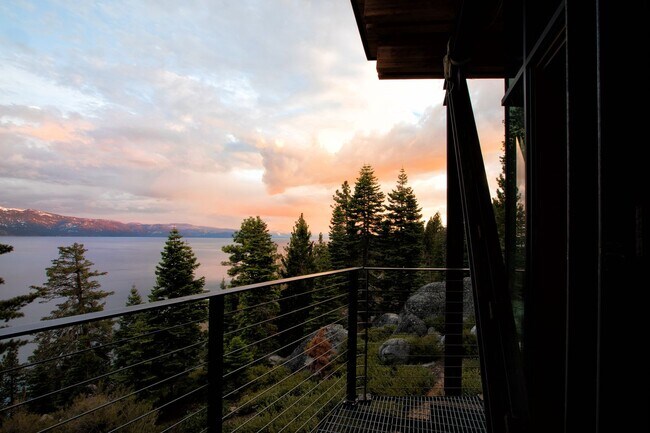 Building Photo - Architectural gem