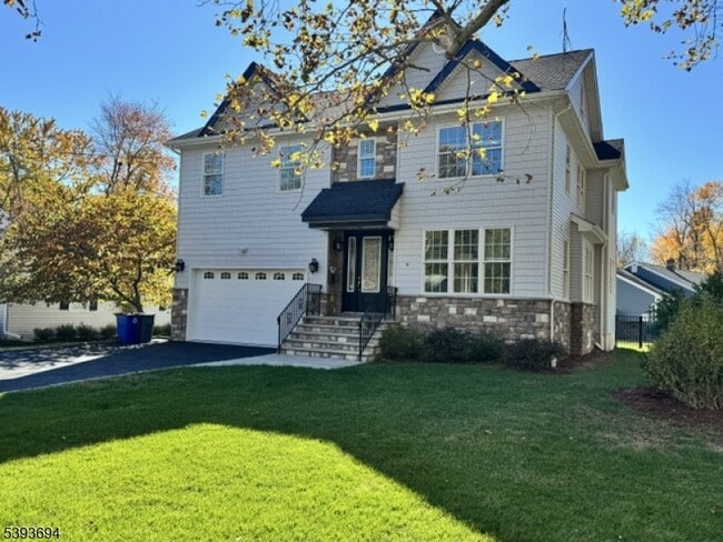 Building Photo - 9 Spalding Dr