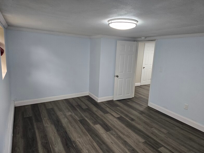 master bed - 43 Milton Tpke