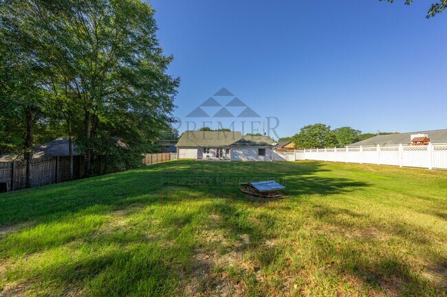 Building Photo - 393 Lee Rd 554