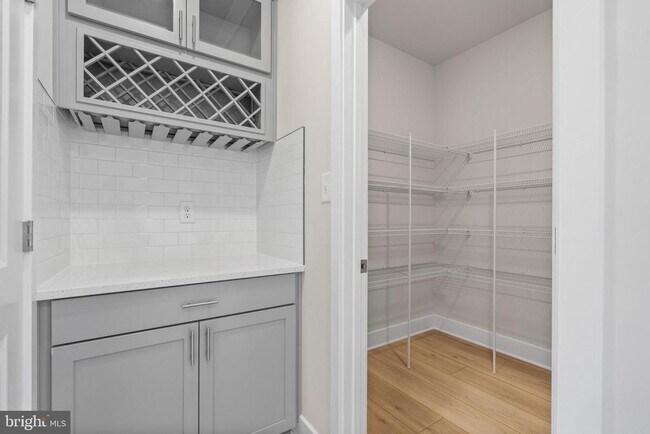 Building Photo - 502 Downswing Rd