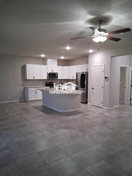 Building Photo - 7920 Stone Forest St