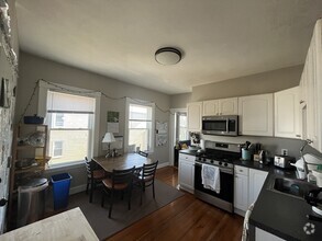 Building Photo - 83 Beacon St
