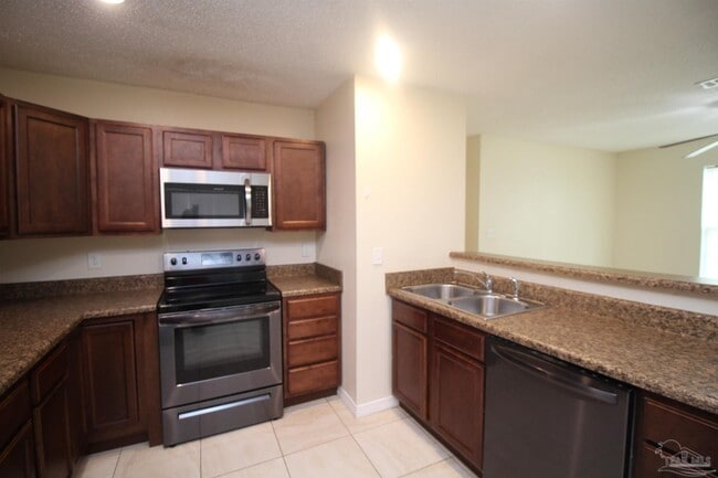 Building Photo - 3417 W Fisher St