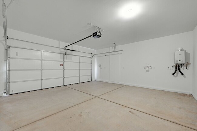 Building Photo - 8484 W Agate Ave