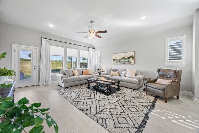 Building Photo - 2102 Clearwater Way