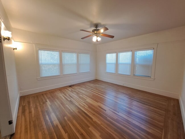 Building Photo - Spacious & Great Design Home in Dixon