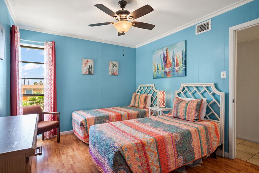 Building Photo - 2025 Eleventh Street-SI FL2-ID1023387P