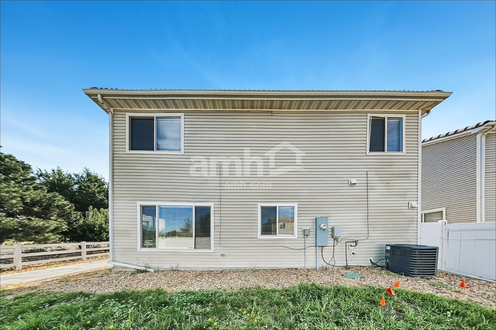 Building Photo - 4995 Fundy St