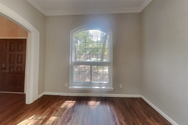 Building Photo - 16915 Misty Creek Dr