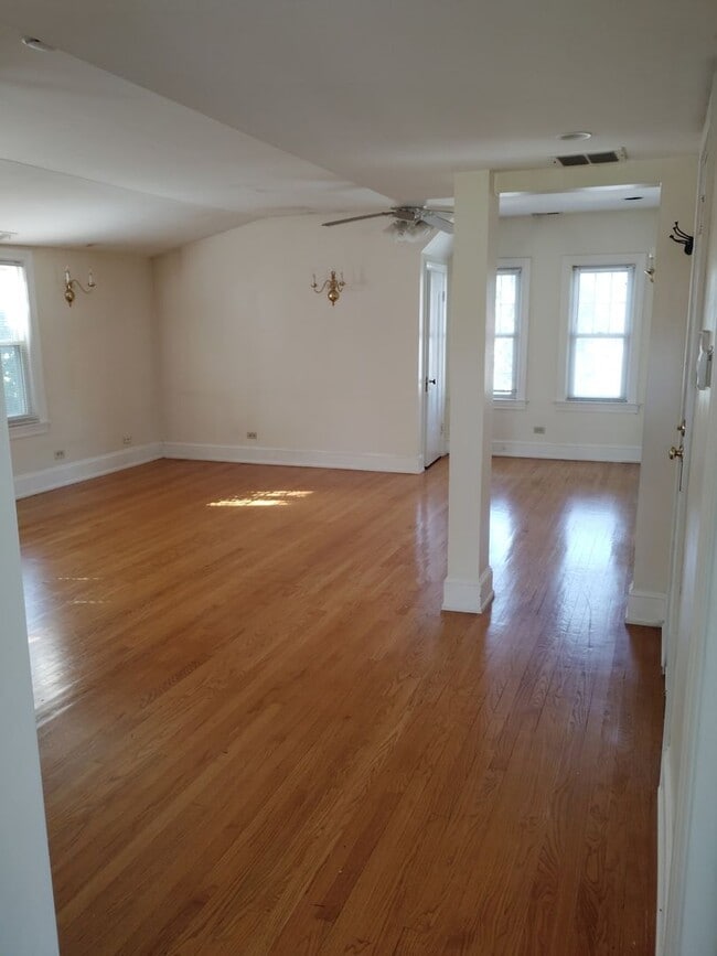 Building Photo - 2619 Prarie
