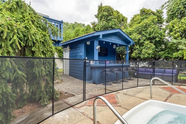 Building Photo - 31 Gleason Dr