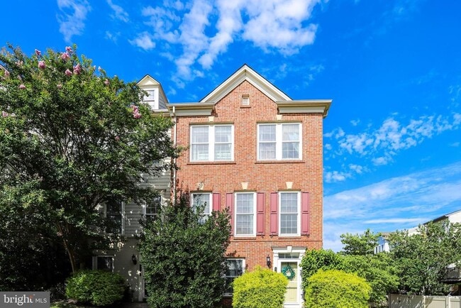 Building Photo - 192 Flowering Dogwood Terr SE