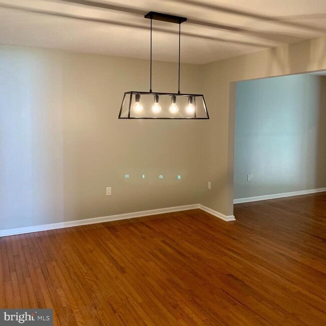 Building Photo - 416 Huntington Dr