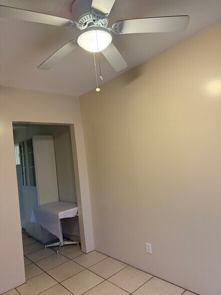 Living room - 17526 Horace St