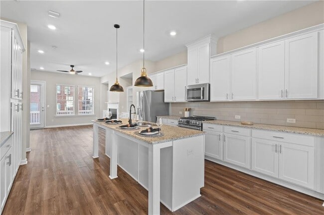 Building Photo - 6023 Skellig St