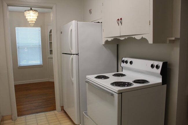 Building Photo - 1663 Blaine Ave