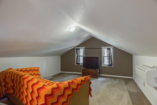 Building Photo - Cute home in Easy Nash w/fenced in yard