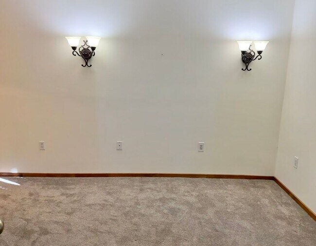 Building Photo - Cozy One-Bedroom in the Heart of Downtown ...