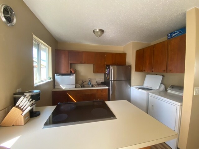 Kitchen - 6039 SE Center St