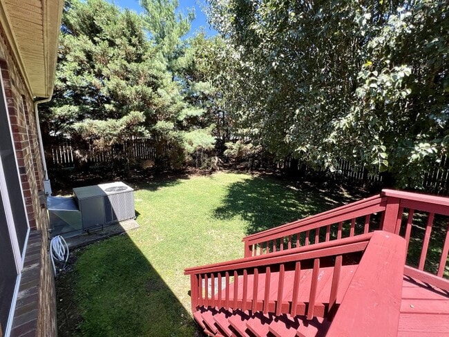 Building Photo - 3BR 2.5BA + Bonus Executive Townhome Near MTSU, FREE Lawn Care!