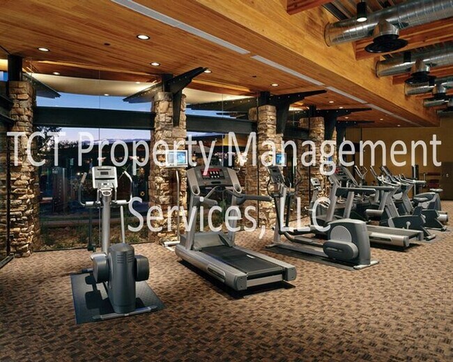 Building Photo - Luxury Condo in Resort Style Community!