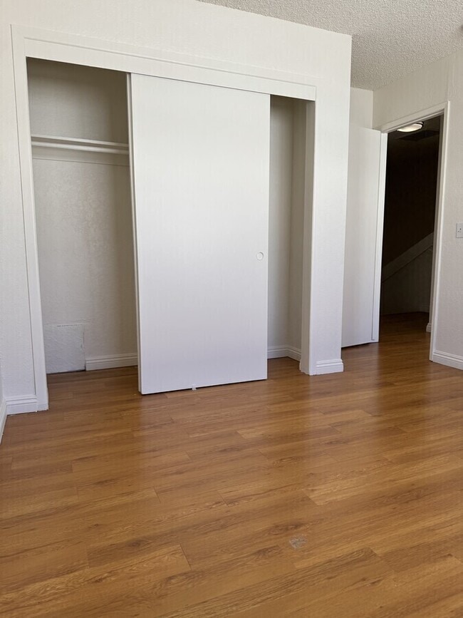 Building Photo - 209 N. Nicholson-D