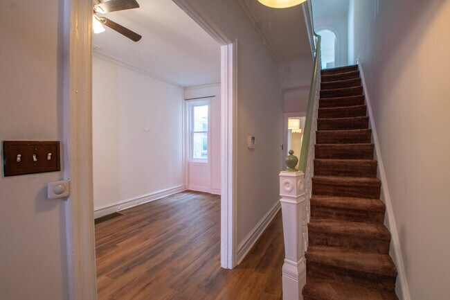 Building Photo - 2039 N Gratz St