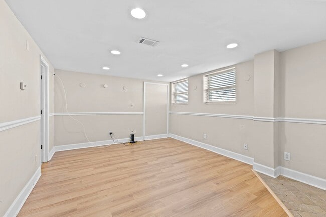 Building Photo - 3534 E Fall Creek Pkwy N Dr